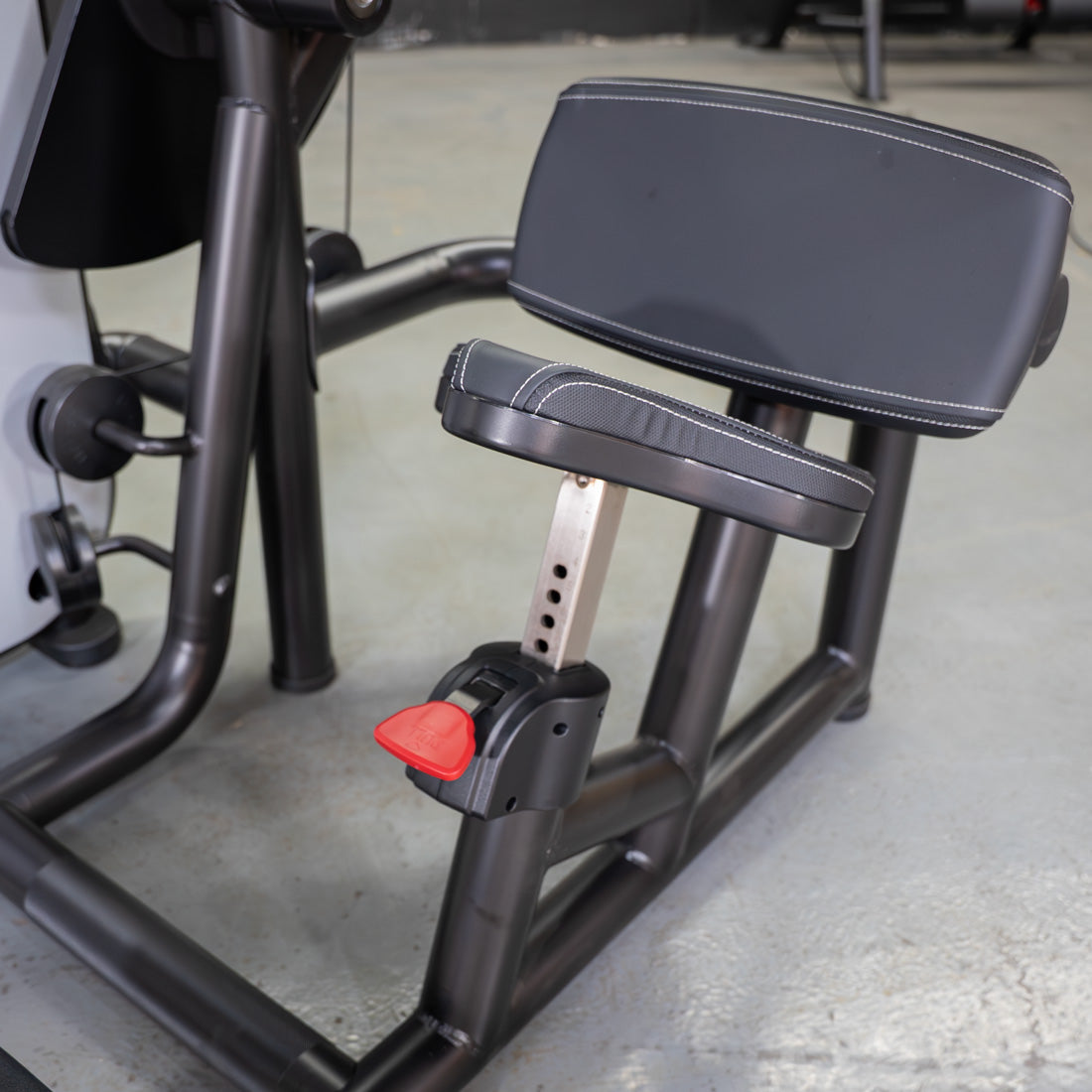 Vogue Ab Crunch - Muscle D Fitness - Adjustable Seat - Abdominal Workout - Selectorized Weight